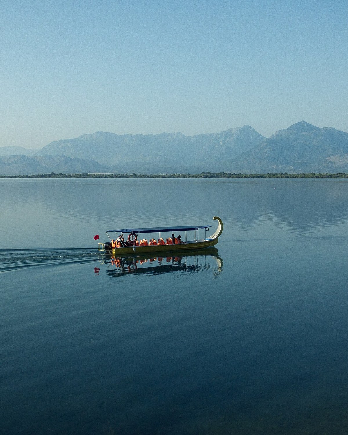 Boat Falcon — Lake Skadar